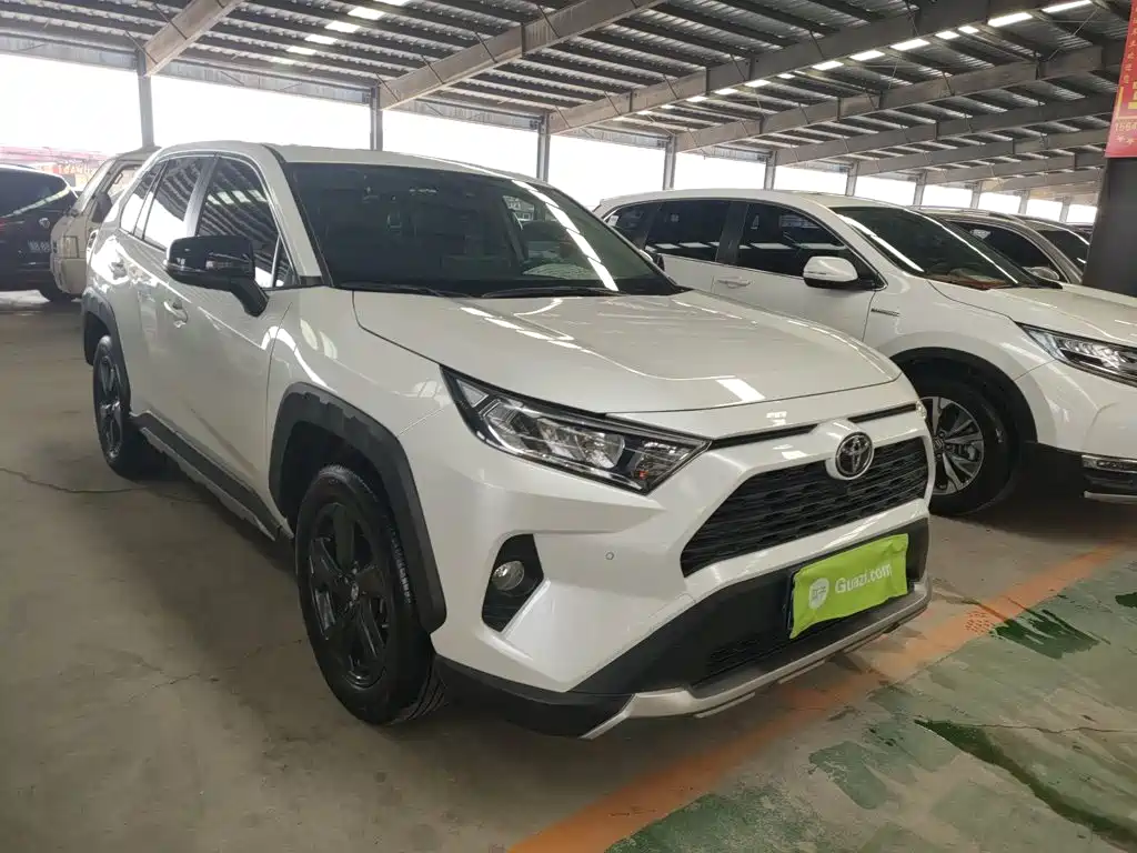 RAV4 2.0 L CVT 4 WD Style Plus