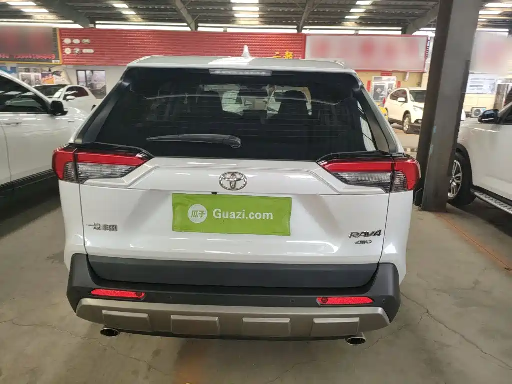 RAV4 2.0 L CVT 4 WD Style Plus