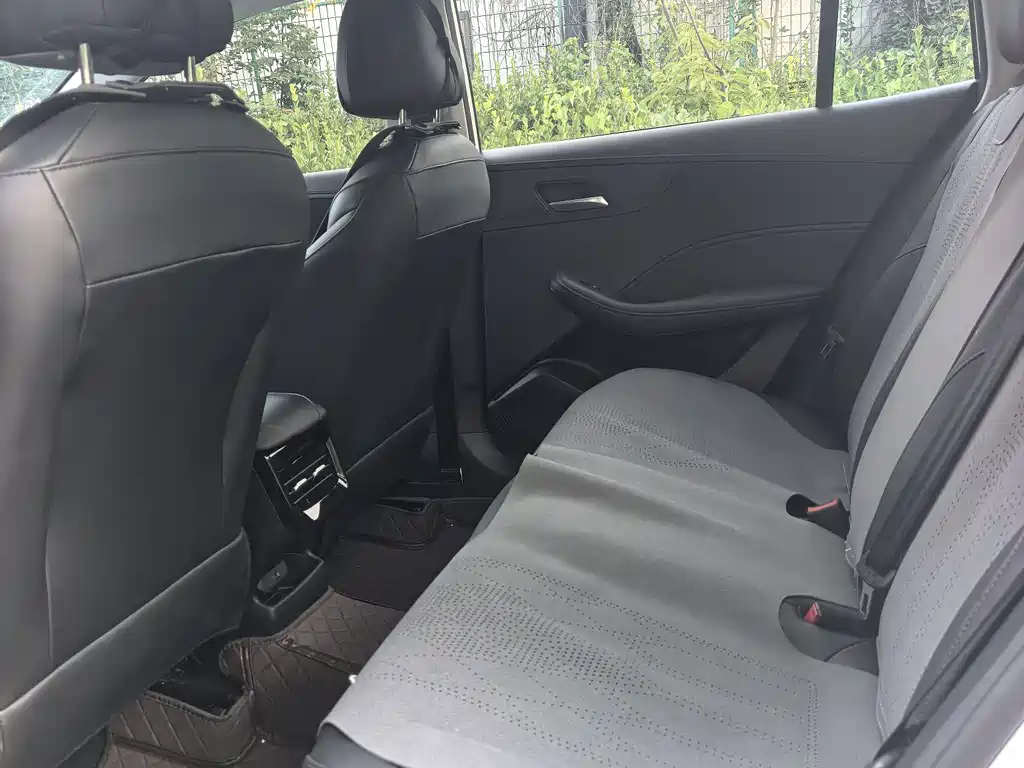 Roewe i5 荣威i5 2026款 1.5 L CVT行政版