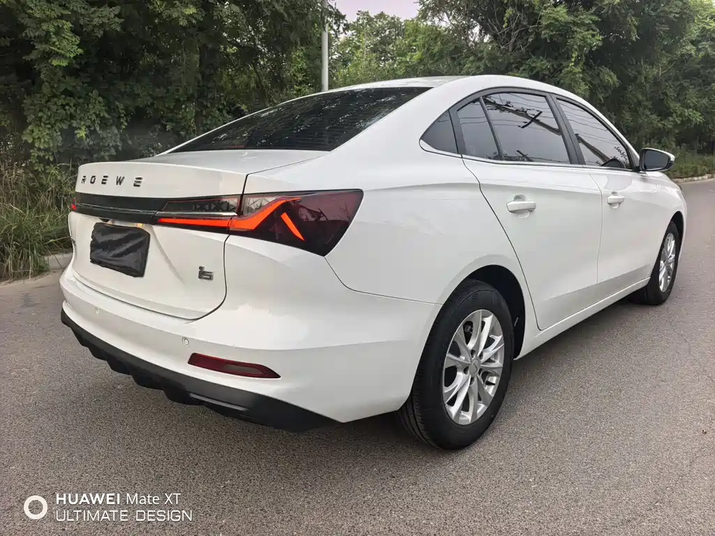 Roewe i5 荣威i5 2026款 1.5 L CVT行政版