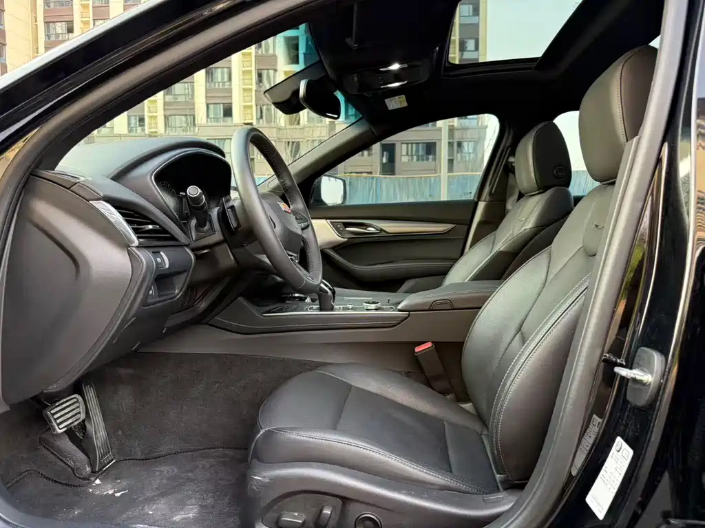 Cadillac CT5 28 T Luxury (Standard)
