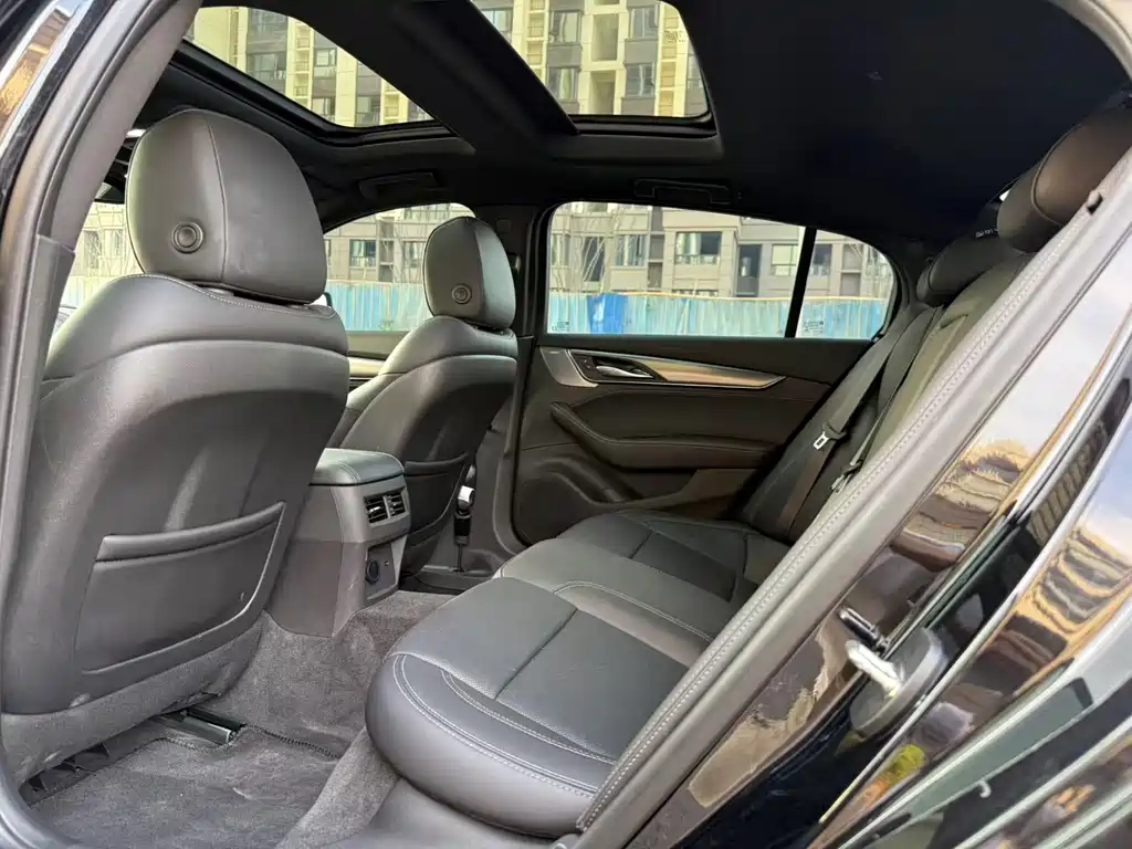 Cadillac CT5 28 T Luxury (Standard)