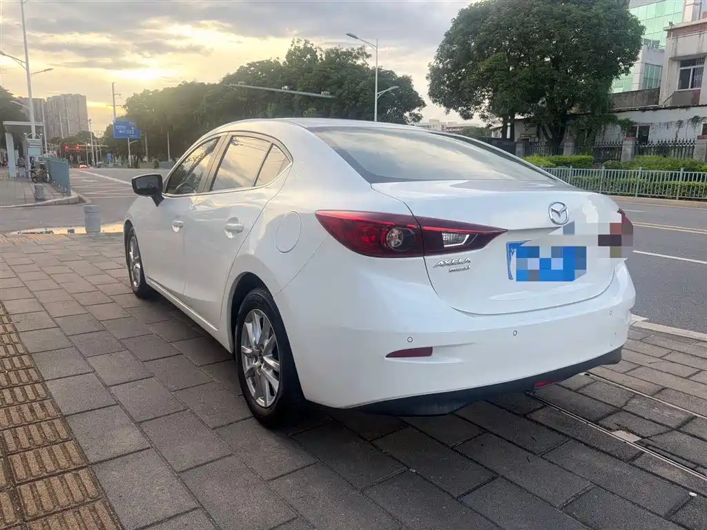 Mazda 3 Axela Sedan 1.5 L Auto Comfort CN-V