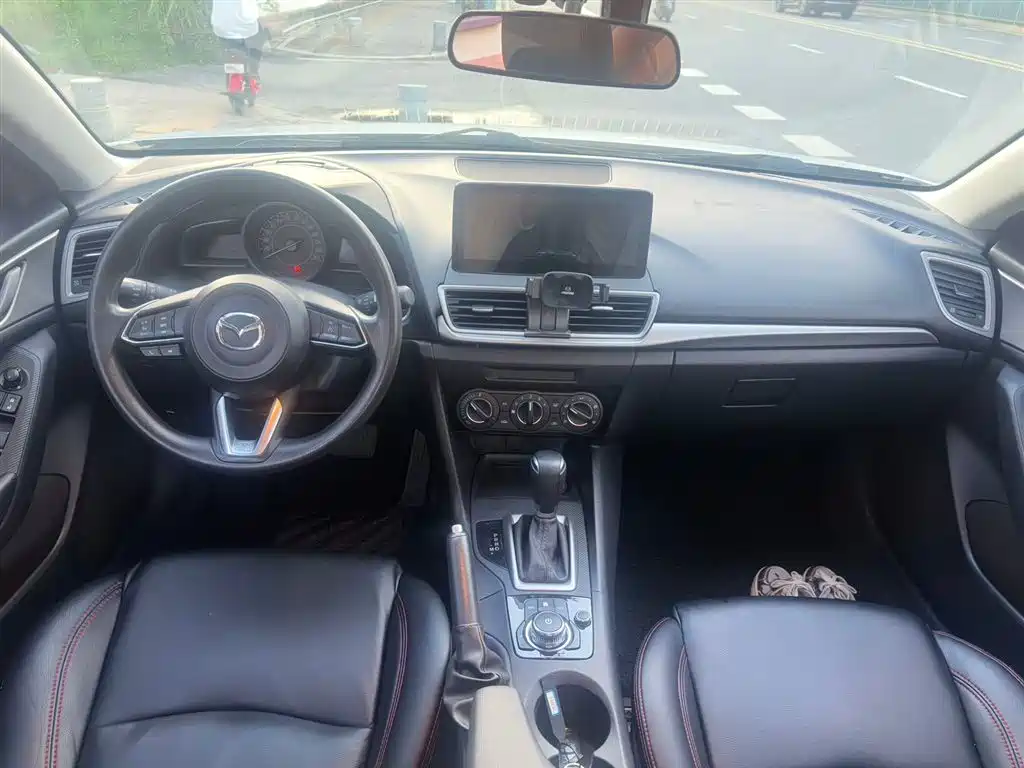 Mazda 3 Axela Sedan 1.5 L Auto Comfort CN-V
