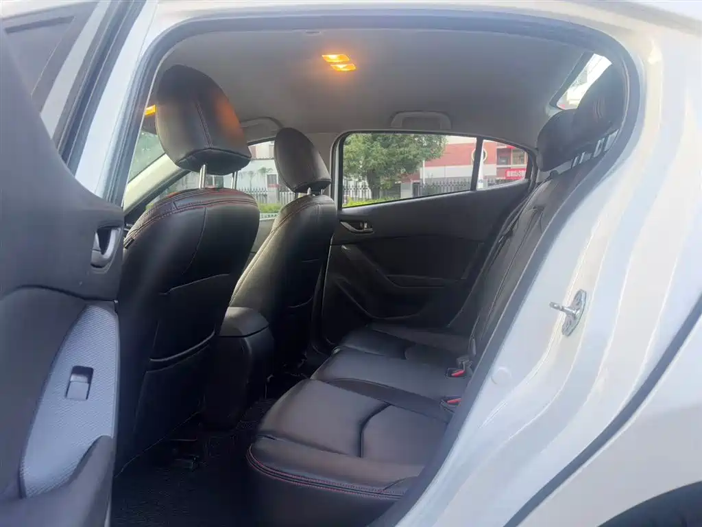 Mazda 3 Axela Sedan 1.5 L Auto Comfort CN-V