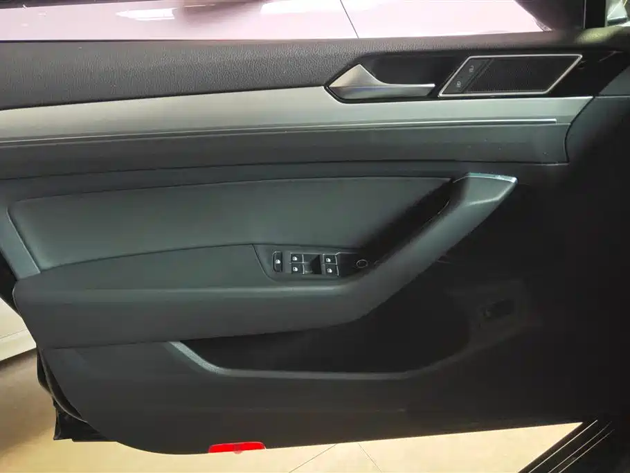 Magotan 330 TSI DSG Leading