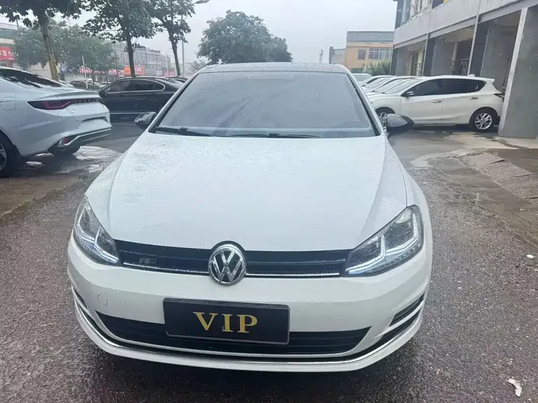 Volkswagen Golf 230 TSI Auto Comfort