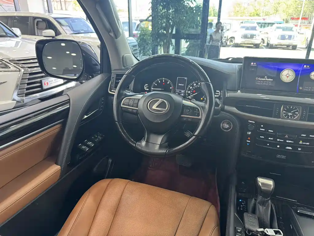 Lexus LX 570 Canada Spec