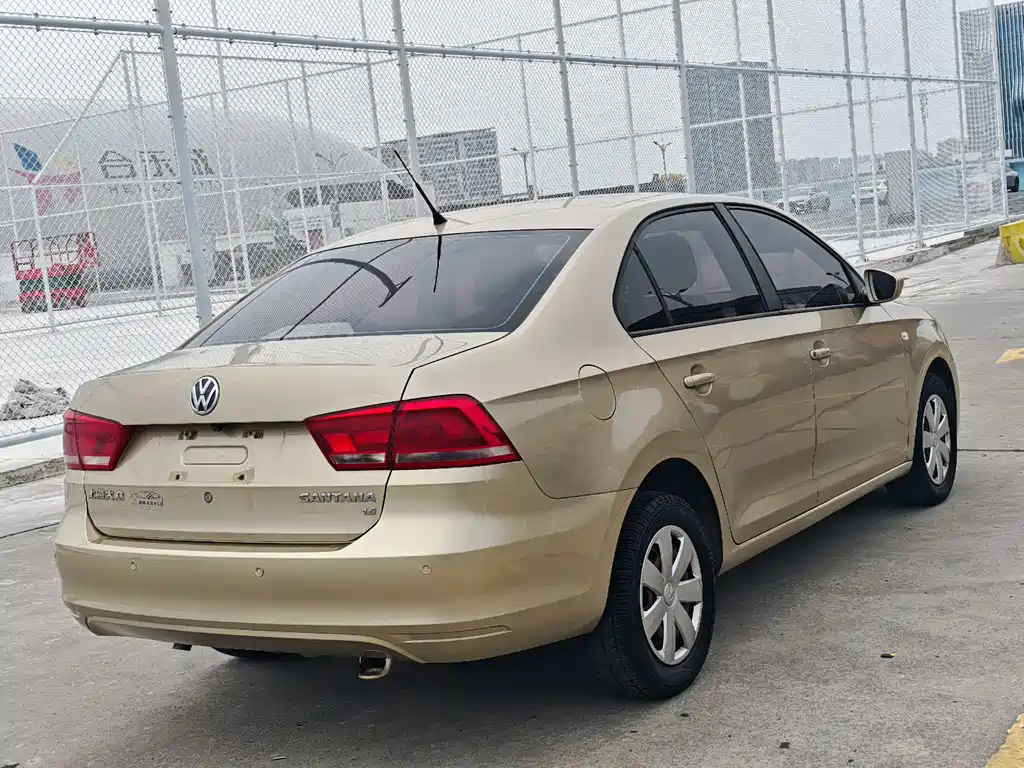 Santana 1.6 L Auto Style