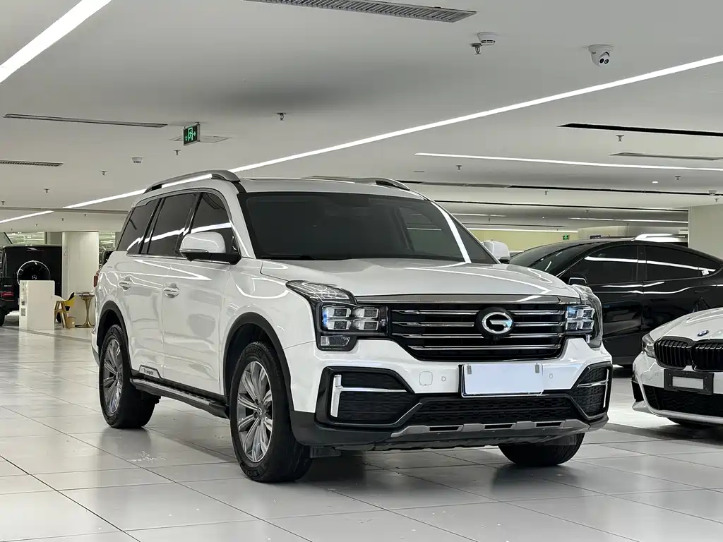 GAC Trumpchi GS8 390 T 2 WD Luxury Connected (7-seat)