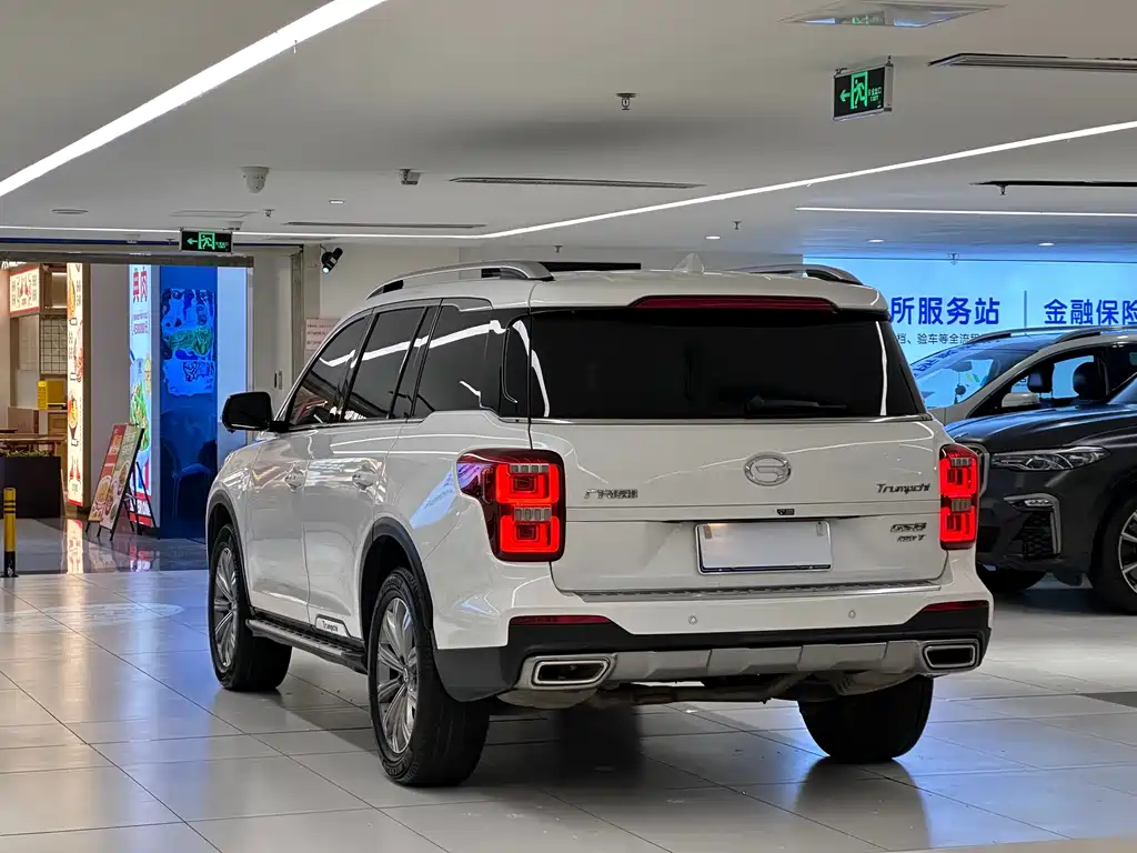 GAC Trumpchi GS8 390 T 2 WD Luxury Connected (7-seat)