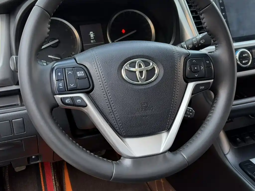 Highlander 2.0 T 4 WD Luxury 7-seat