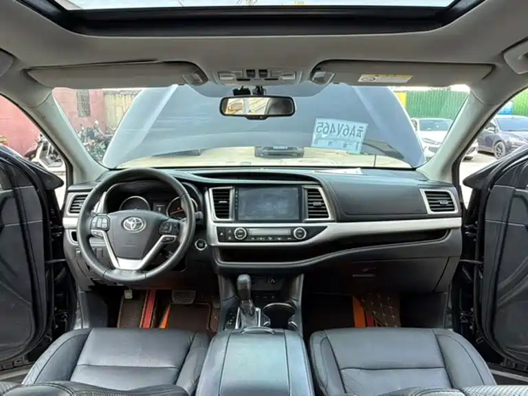 Highlander 2.0 T 4 WD Luxury 7-seat