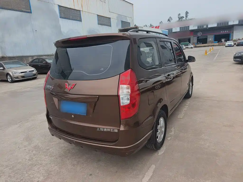 Wuling Hongguang 1.5 L S Standard