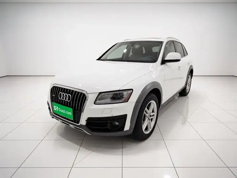 Audi Q5 Plus 40 TFSI Tech