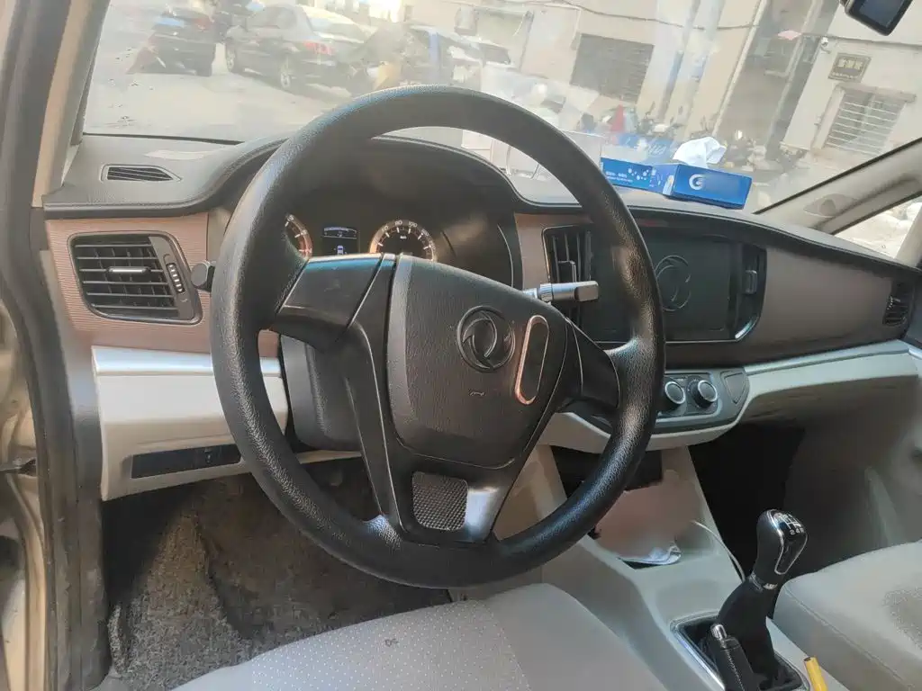 Lingzhi 菱智 2019款 V3 1.6 L 2座标准型 国VI