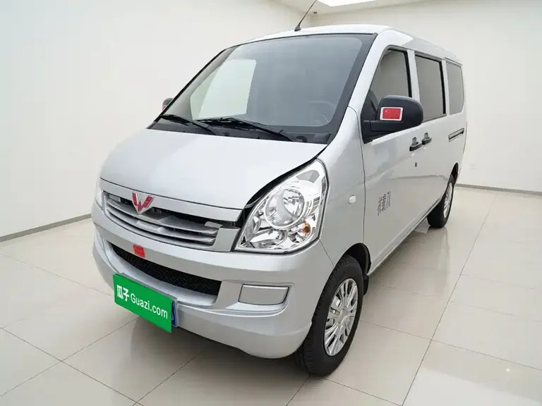 Wuling Rongguang S 1.5 L Basic 5 7-seat