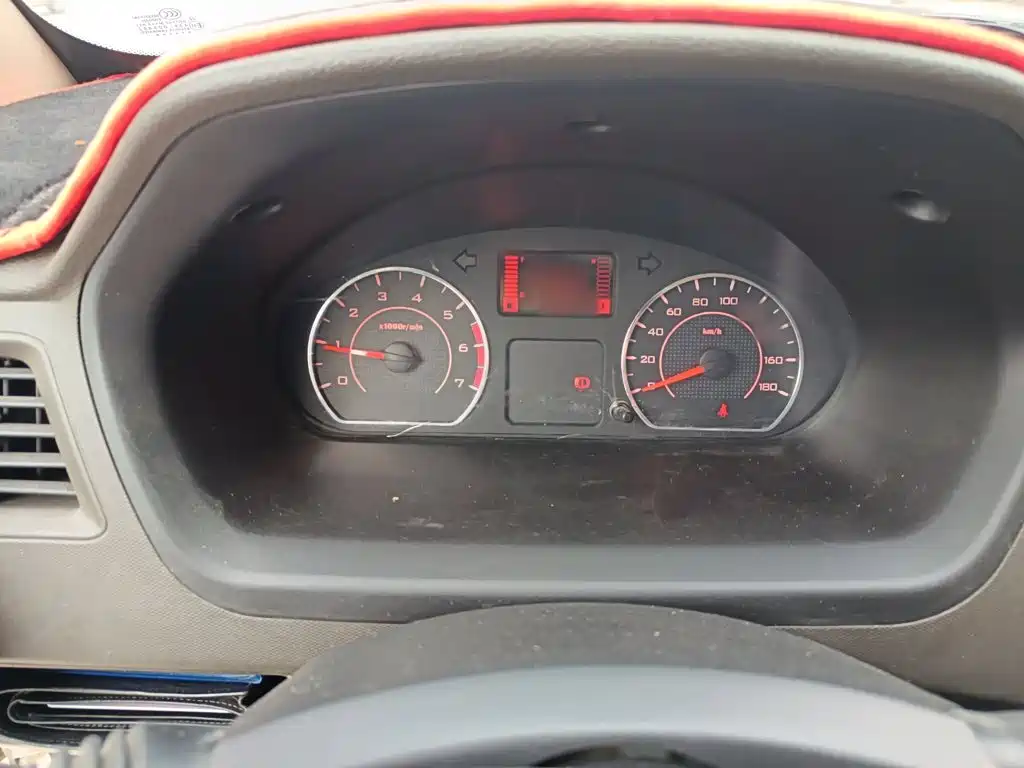 Wuling Rongguang S 1.5 L Basic 5 7-seat