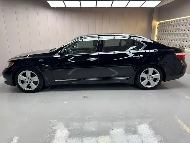 Lexus LS 460 L Distinguished
