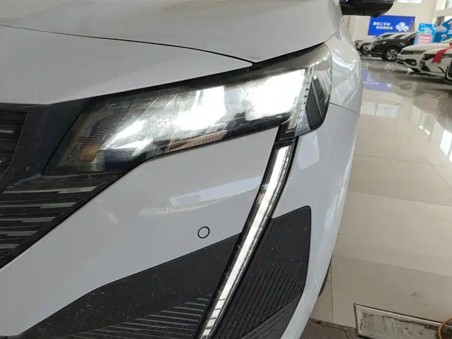 Peugeot 408 360 THP Dragon Latour