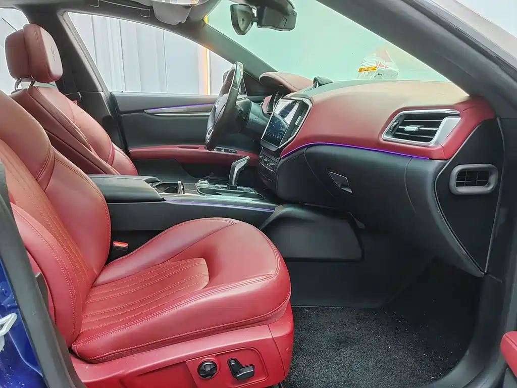 Ghibli 3.0 T Standard