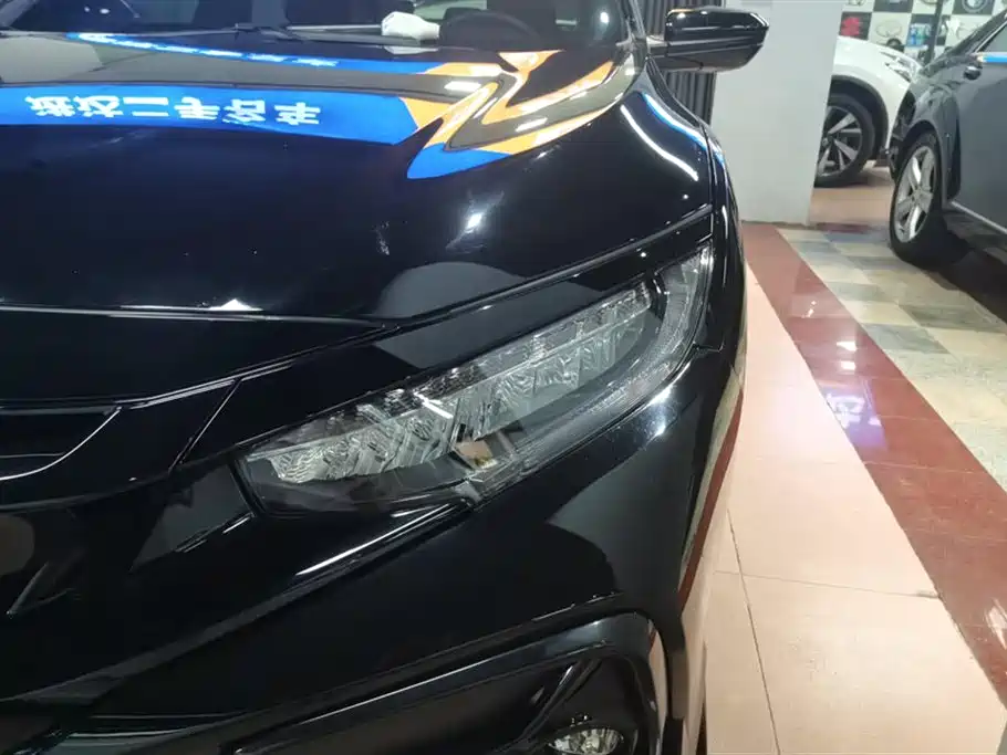 Civic HATCHBACK 220 TURBO CVT Trend Cool Control