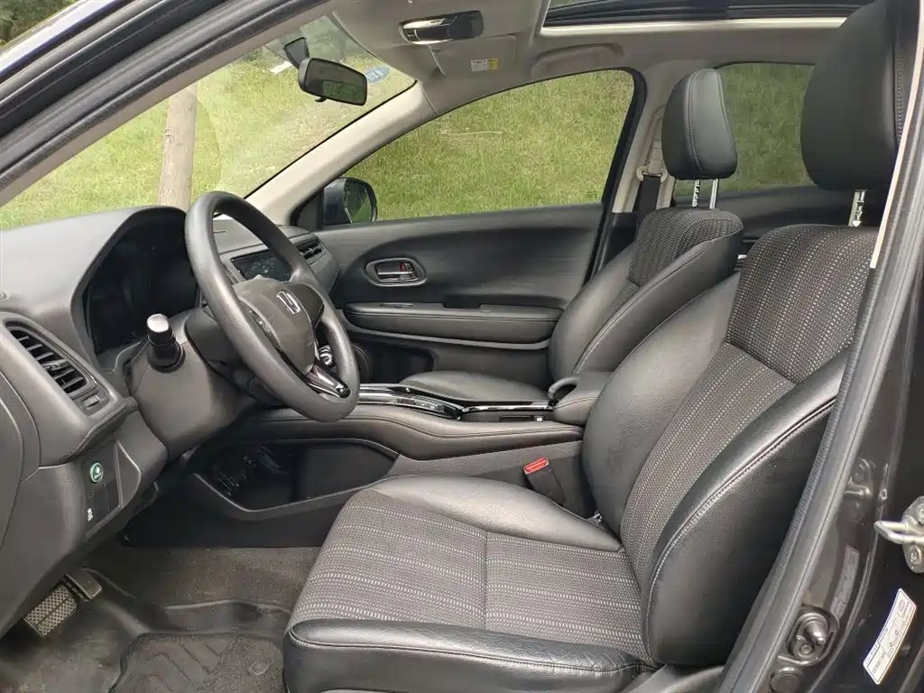 Vezel 1.8 L CVT 2 WD Pioneer