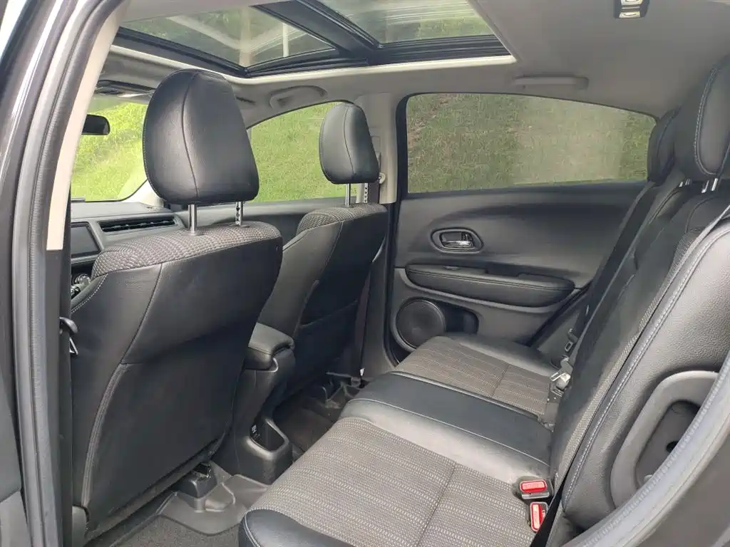 Vezel 1.8 L CVT 2 WD Pioneer