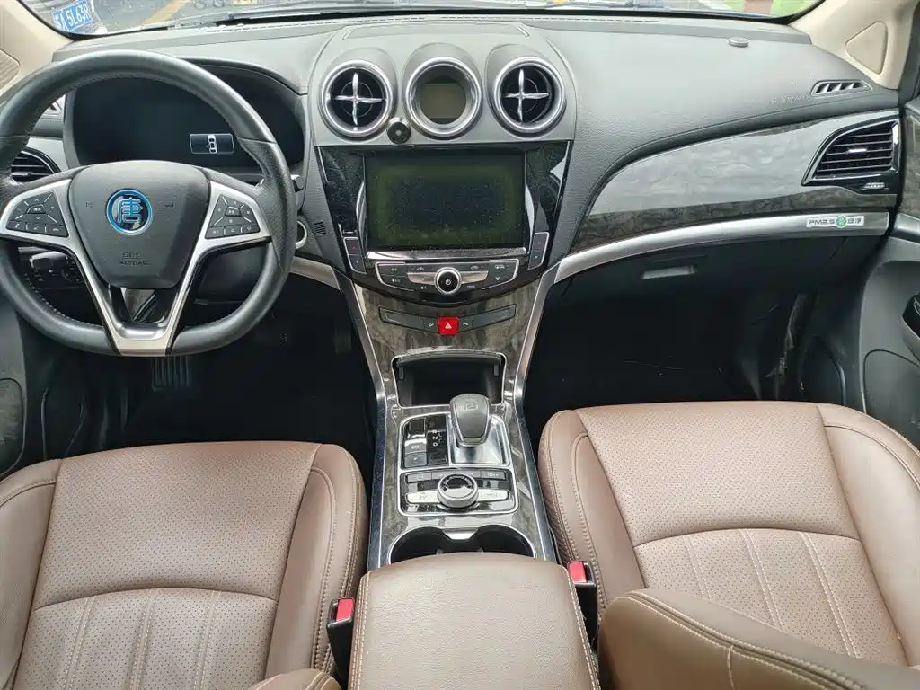Tang NEV 2.0 T Full-time 4 WD Elegant Luxury
