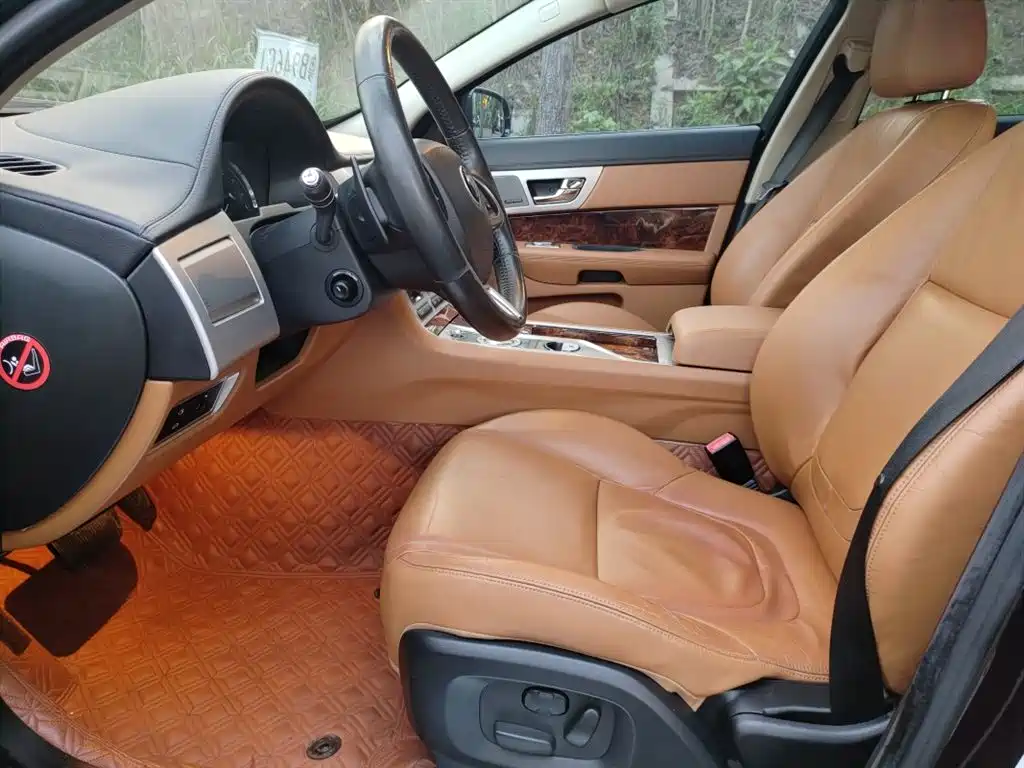 Jaguar XF XF 2.0 T Luxury