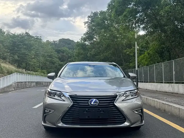 Lexus ES 300 h Comfort