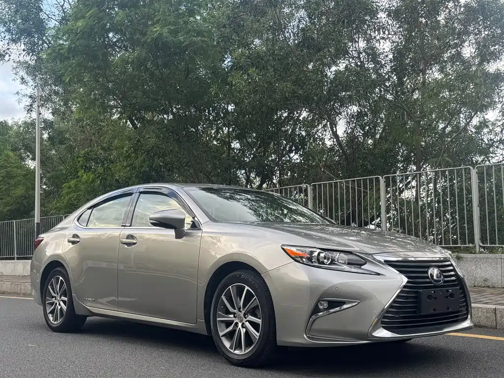 Lexus ES 300 h Comfort