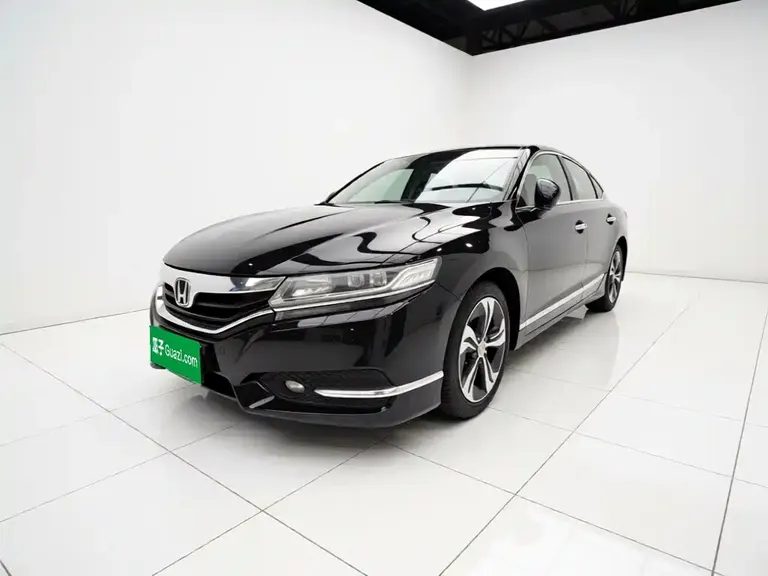 Honda Spirior 2.4 L Distinguished