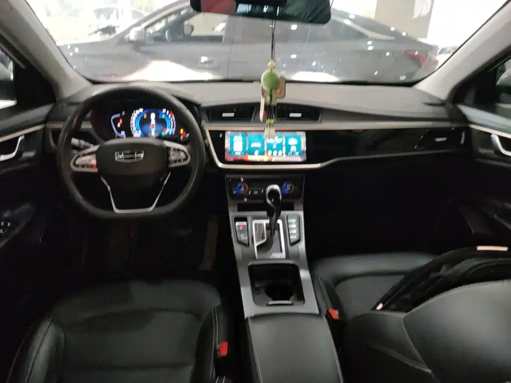 Emgrand GL UP 1.4 T CVT Leading Style