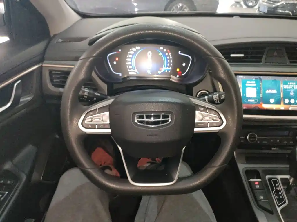 Emgrand GL UP 1.4 T CVT Leading Style
