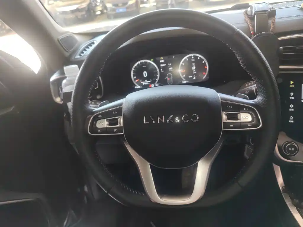 Lynk & Co 01 2.0 T 4 WD Power Pro