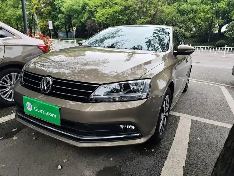 Volkswagen Sagitar 1.6 L Auto Comfort