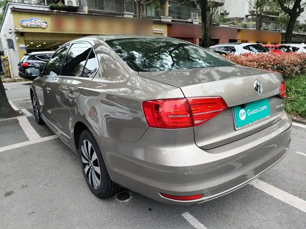 Sagitar 1.6 L Auto Comfort