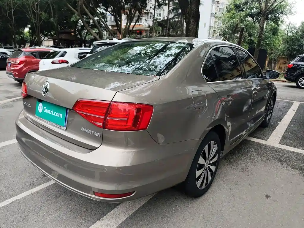 Sagitar 1.6 L Auto Comfort