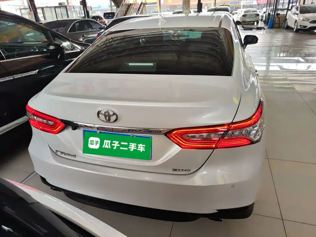 Camry 2.0 G Luxury