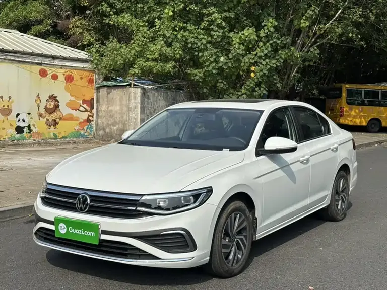 Volkswagen Bora 200 TSI DSG Joy Travel Navigation