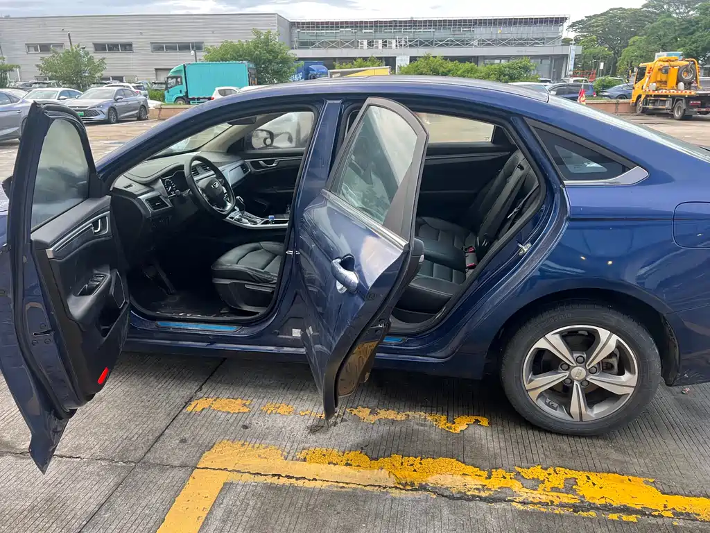 Emgrand GL 1.4 T CVT Elite Smart Enjoyment