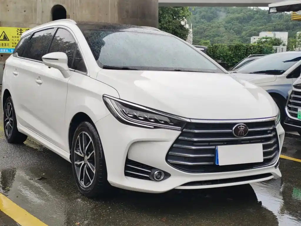 Song MAX 1.5 T Auto Connected Premium 7-seat