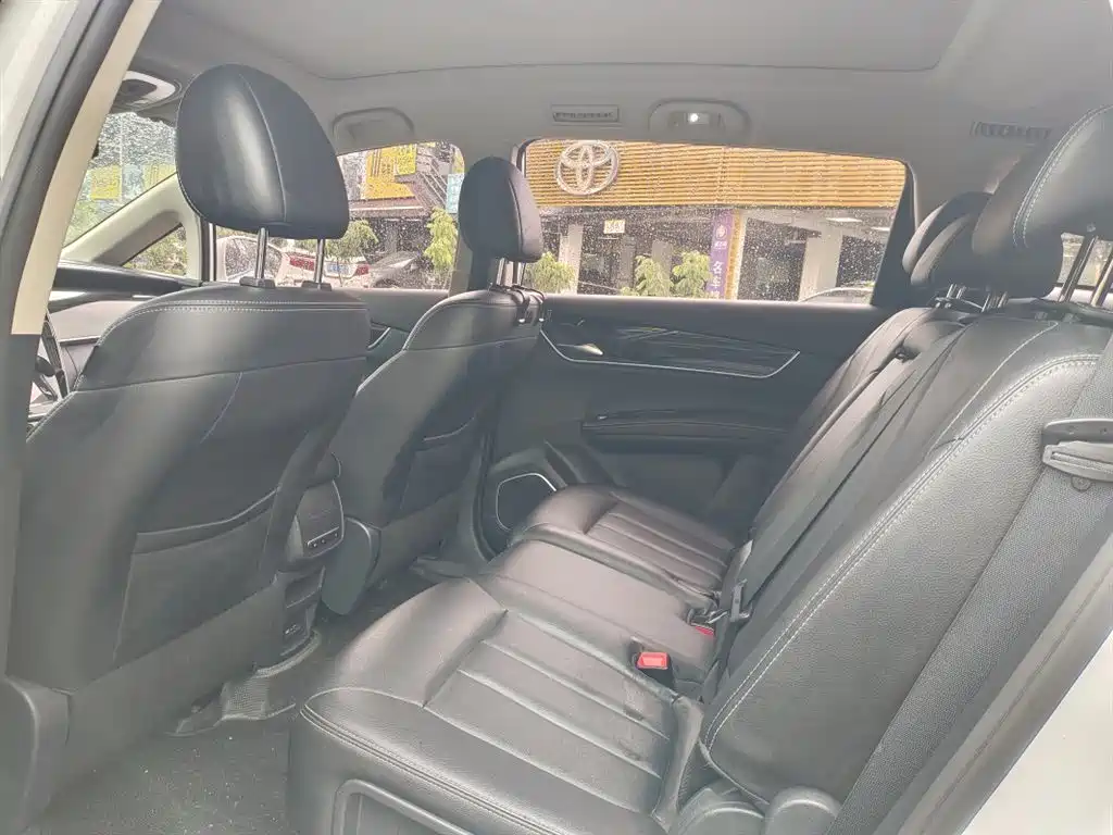 Song MAX 1.5 T Auto Connected Premium 7-seat