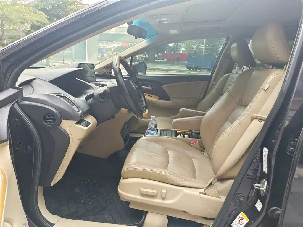 Odyssey Power Show 2.4 L Luxury