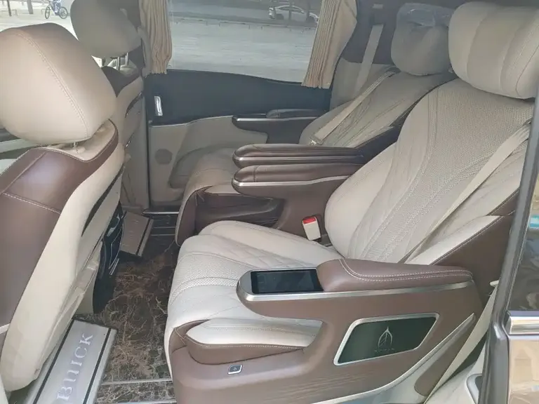 Buick GL8 Land Official Cabin 652 T Smart Luxury