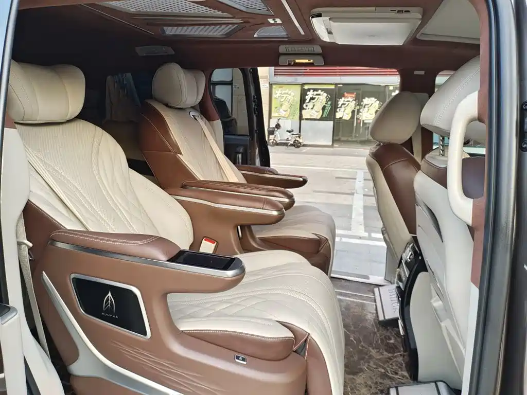 Buick GL8 Land Official Cabin 652 T Smart Luxury