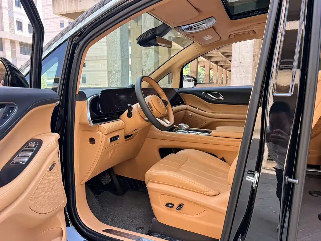 Voyah Dreamer Low Carbon Dream + Smart Drive Package