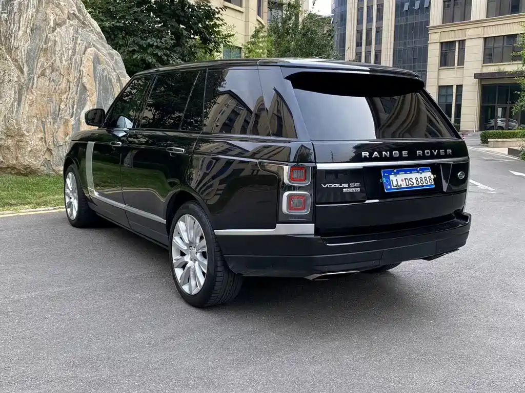Range Rover 3.0 SC V6 Vogue SE Genesis Extended