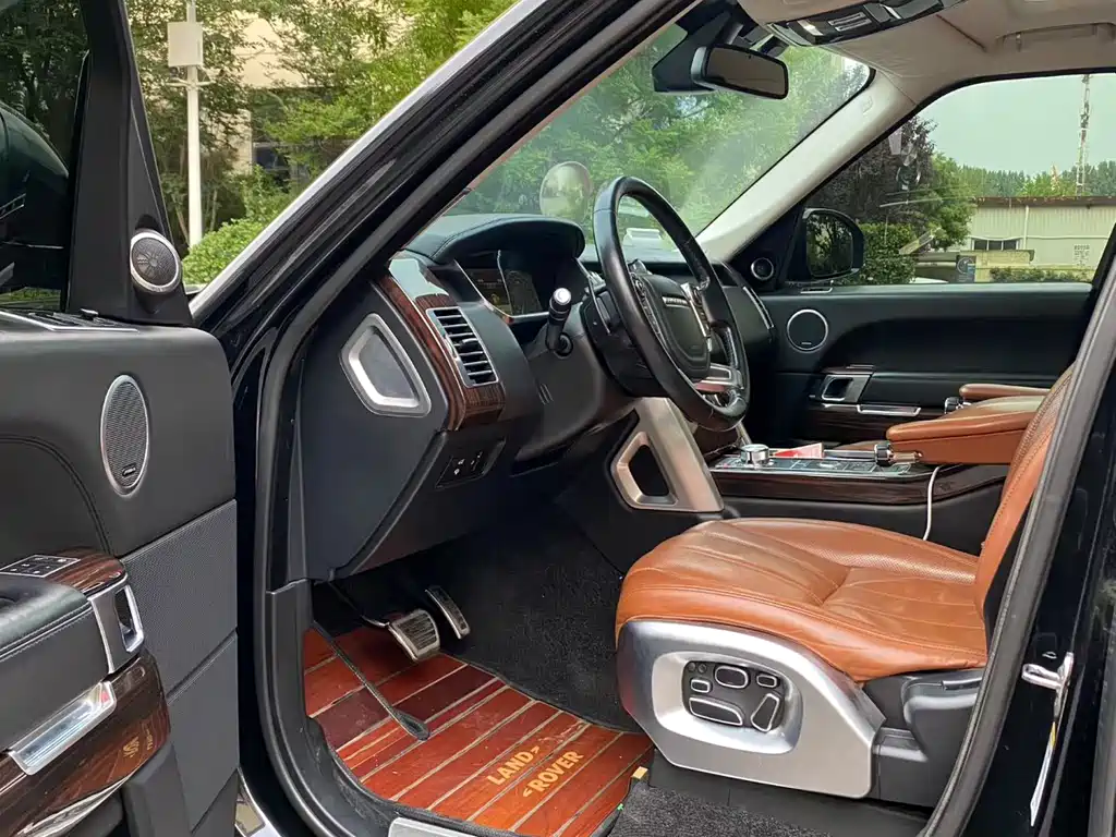 Range Rover 3.0 SC V6 Vogue SE Genesis Extended